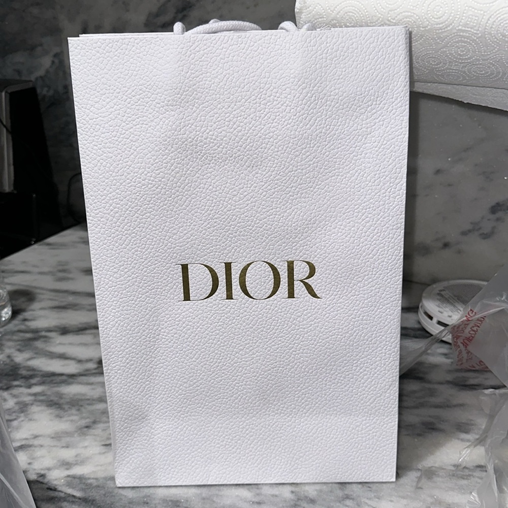 Dior Purchase Bag with Ribbon - Picture 3 of 6